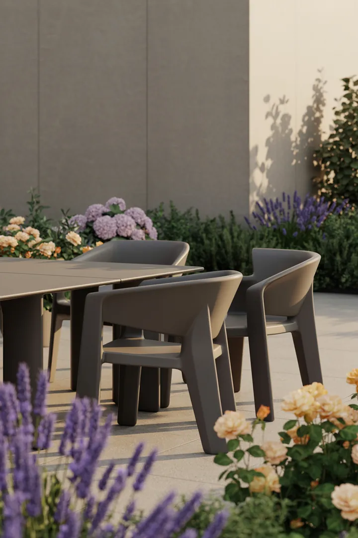 Elegante Gartenmöbel in zeitgemäßem Stil, die harmonisch mit der Natur verschmelzen und aktuelle Trends im Outdoor-Design verkörpern.