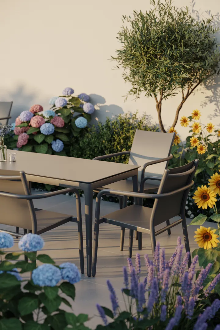 Elegante Outdoor-Möbel aus langlebigem Edelstahl und Aluminium, gefertigt aus erstklassigen Materialien, die für luxuriösen Komfort und Stil im Garten sorgen.